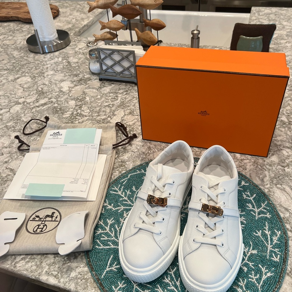 Hermès size 41 women’s Day sneaker with rose gold Kelly buckle. Never been worn.